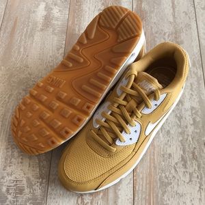 NWT Nike Air Max 90 Rare wheat gold NWT NWT Nike Air Max 90 Rare wheat gold NWT